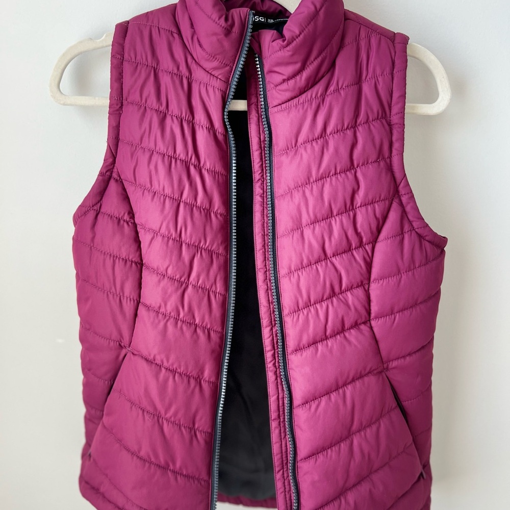 DSG Women's Quilted Vest - Berry